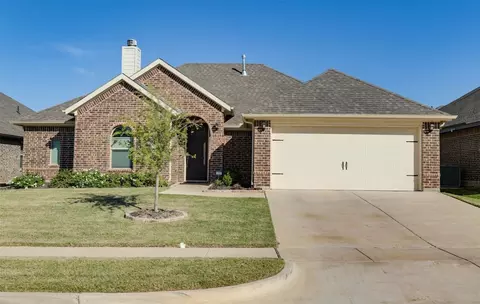 1317 Tucker Ln, Kennedale, TX 76060