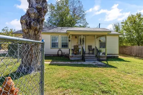711 W Park Ave, Weatherford, TX 76086