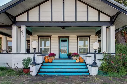 226 N Dallas St, Van Alstyne, TX 75495