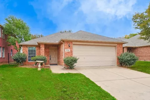 3700 Silverio Trl, Bedford, TX 76021