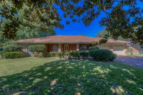 305 Dianne Cir, Bossier City, LA 71111