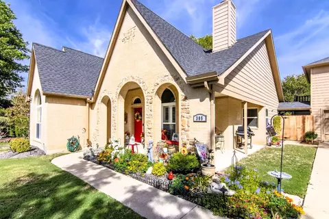 305 Inez St, Roanoke, TX 76262