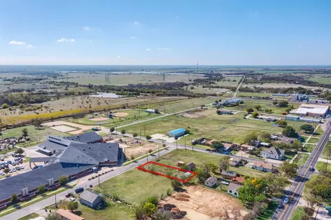 206 W Walnut St, Gunter, TX 75058
