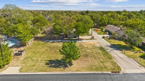 212 Oak St, Sanger, TX 76266