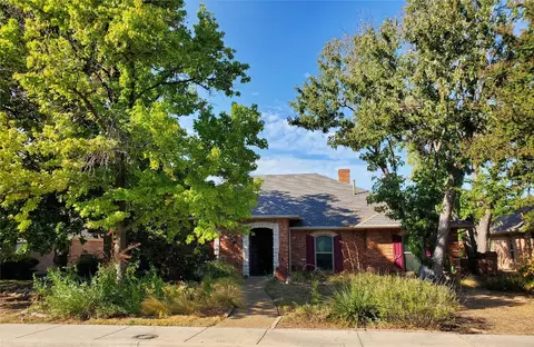 6411 Gretchen Ln, Dallas, TX 75252