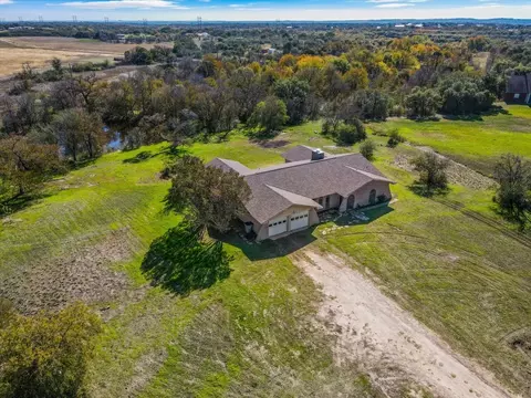 1133 Bradley Dr, Azle, TX 76020