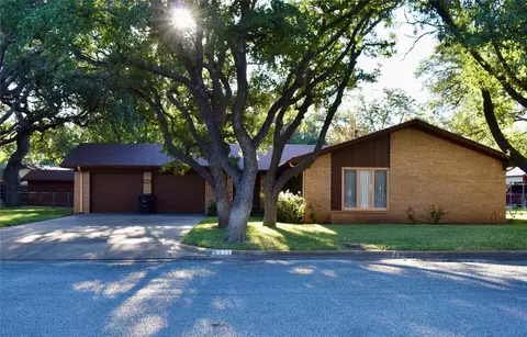 2111 Stanton St, Brady, TX 76825