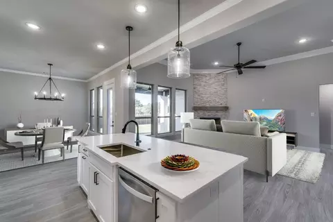 202 Heatherstone Dr, Midlothian, TX 76065
