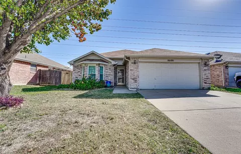 3036 Parkline Trl, Grand Prairie, TX 75052