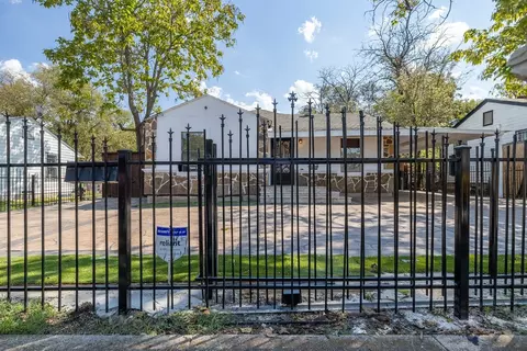 2726 Locust Ave, Dallas, TX 75216