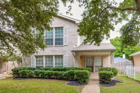 2312 Summit Ln, Dallas, TX 75227