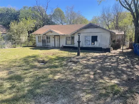 903 Travis Ave, Alvarado, TX 76009