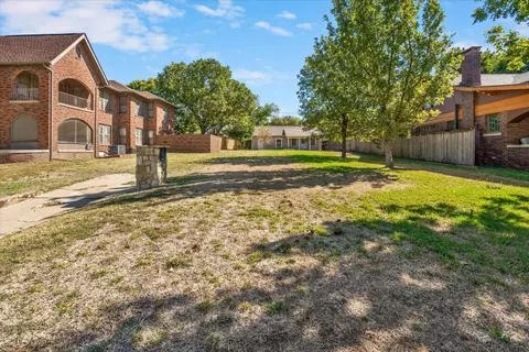 2605 S Adams St, Fort Worth, TX 76110