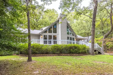 456 Deerpath Ln, Holly Lake Ranch, TX 75765