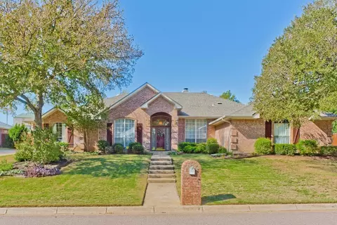 732 Hunters Glen Trl, Fort Worth, TX 76120