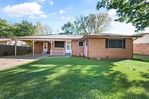 312 N Overlook Dr, Kerens, TX 75144