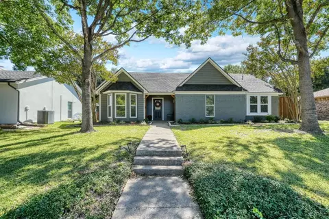 450 Country View Ln, Garland, TX 75043