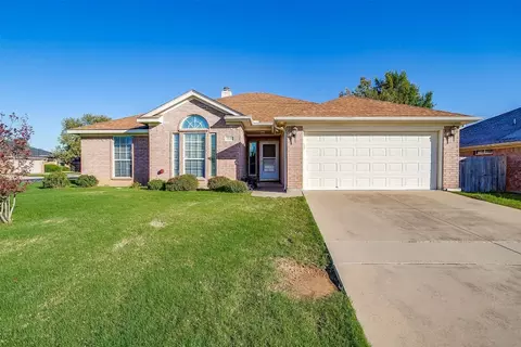 1040 Winepress Rd, Burleson, TX 76028
