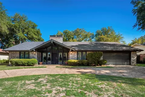 8924 Van Deman Dr, Benbrook, TX 76116