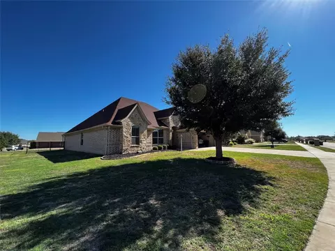 419 River Bank Ln, Granbury, TX 76049