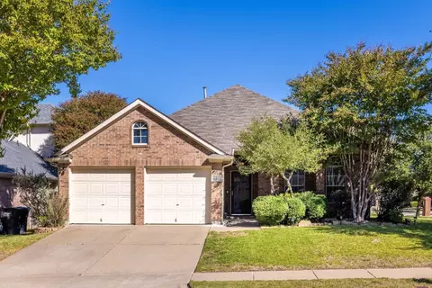 5333 Stillwater Dr, Fort Worth, TX 76137