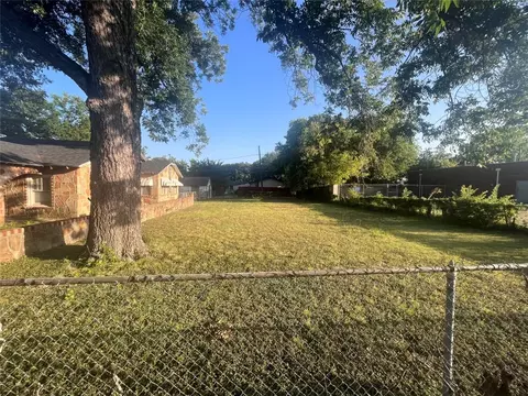 108 E Mason St, Fort Worth, TX 76110