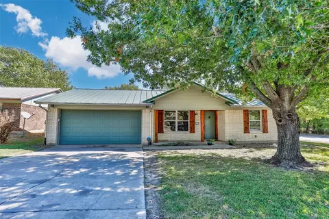 1800 Arkansas St, Gainesville, TX 76240