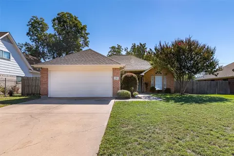709 Irene St, Burleson, TX 76028