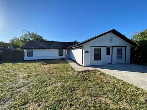 271 E Marshall St, Palmer, TX 75152