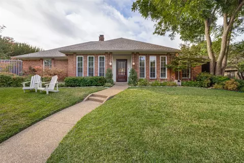 8712 Lacrosse Dr, Dallas, TX 75231