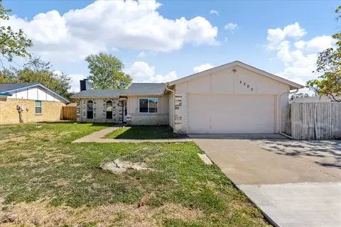 3303 Daniel Dr, Arlington, TX 76014