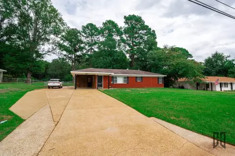 653 Irving Bluff Rd, Shreveport, LA 71107