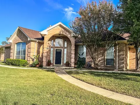 304 Kings Creek Dr, Terrell, TX 75161
