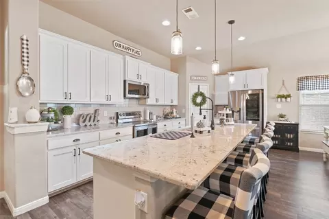 4102 Bridle Path Ln, Sanger, TX 76266