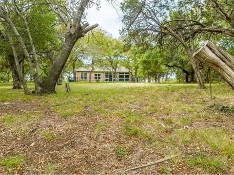 16013 Faircrest Dr, Whitney, TX 76692