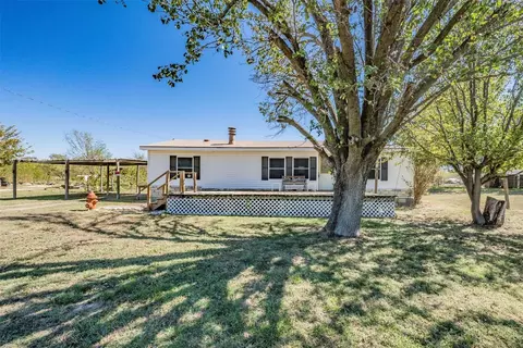 5200 Misty Hollow Dr, Joshua, TX 76058