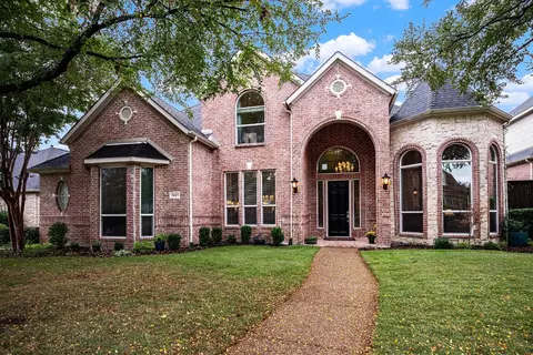 7421 Ruston Ln, Irving, TX 75063