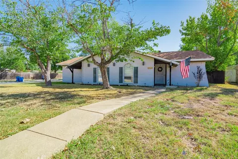 3614 Skyline Dr, Rowlett, TX 75088