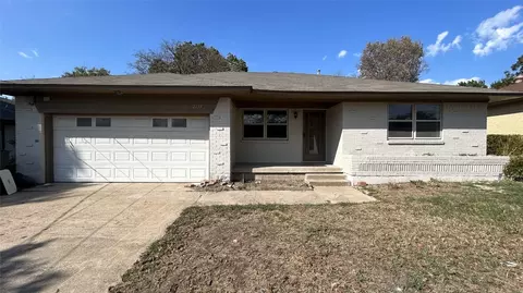 2233 Larry Dr, Dallas, TX 75228
