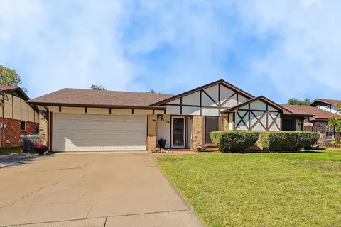 6176 Blue Spruce Cir, Haltom City, TX 76137
