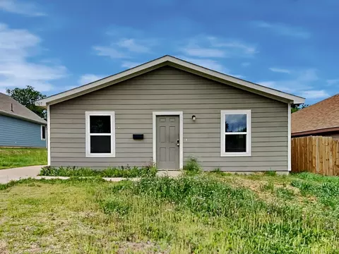 1428 E Mulkey St, Fort Worth, TX 76104