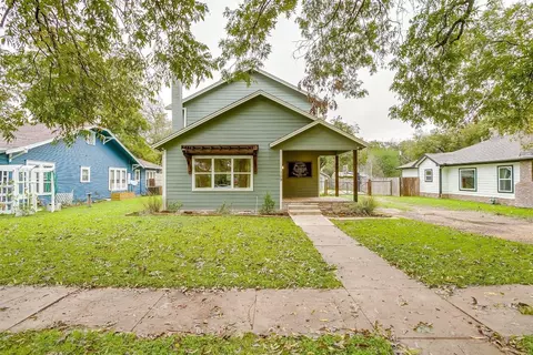 109 Bellevue Dr, Cleburne, TX 76033