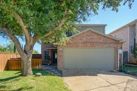2053 Talon Dr, Lewisville, TX 75077