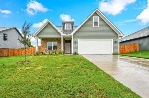 600 Porcupine Dr, Springtown, TX 76082