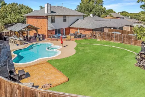 2438 Whitetail Dr, Mesquite, TX 75181