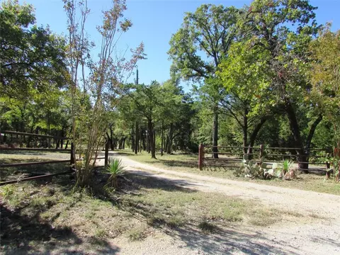 859 Blackjack Rd, Valley View, TX 76272
