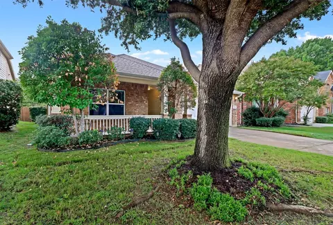 924 Starling Ln, Aubrey, TX 76227