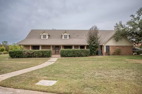 4 Quail Run St, Gainesville, TX 76240