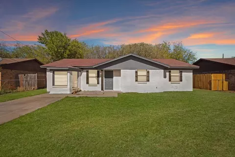 1207 SE 14th St, Mineral Wells, TX 76067