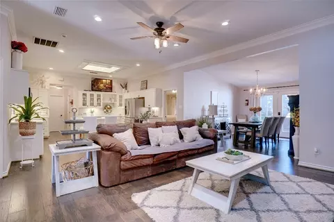 700 Jonathan Dr, Euless, TX 76040 photo 7